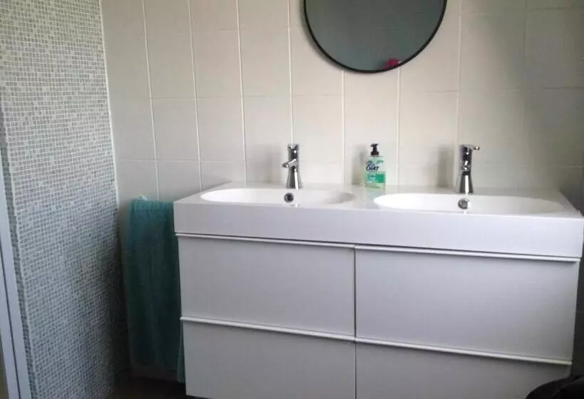 Aamiaismajoitus (B&B) Chambres D Hôtes La Parenthèse