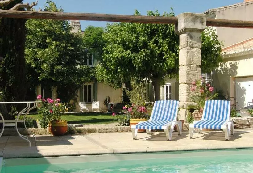 ベッドアンドブレックファースト Lacanepière