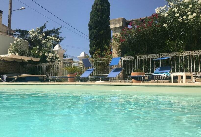 ベッドアンドブレックファースト Lacanepière