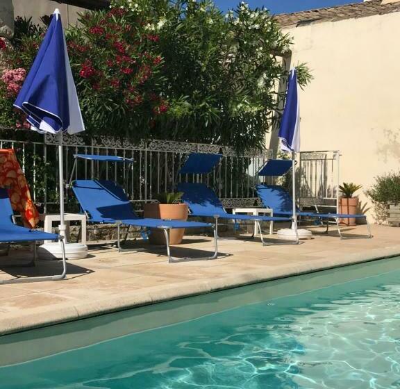 ベッドアンドブレックファースト Lacanepière