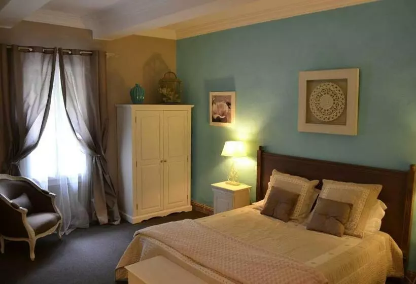 ベッドアンドブレックファースト Lacanepière