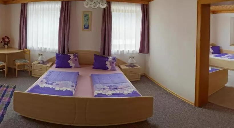 Aamiaismajoitus (B&B) Pension Maier