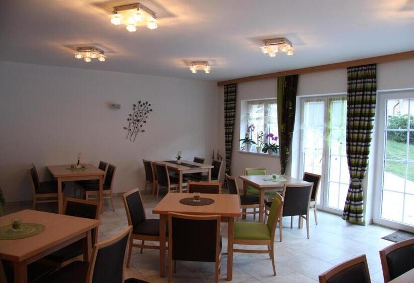 Bed and Breakfast Pension Maier