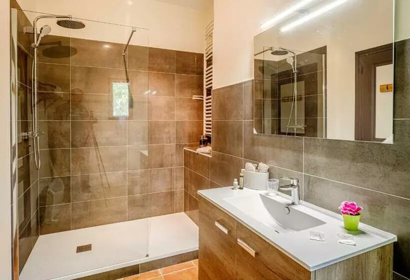 Clos Du Bois Brard B&b