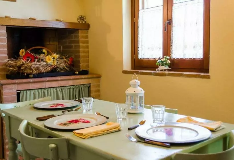 ホテル Agriturismo Pompagnano