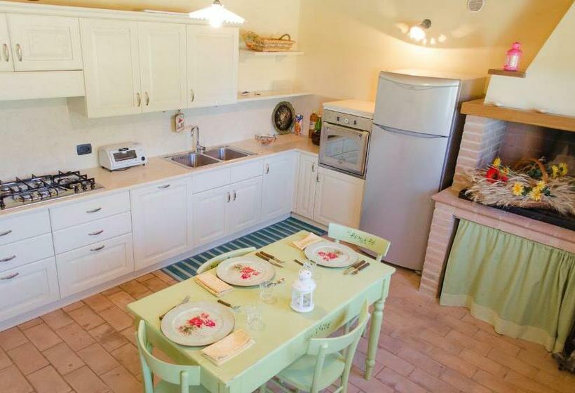 בית מלון כפרי Agriturismo Pompagnano