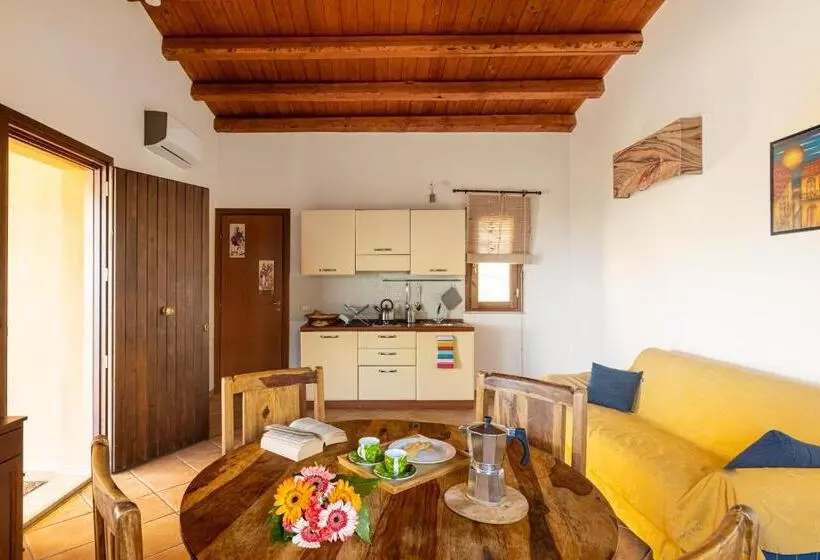 هتل Solemar Sicilia Le Casette Di Calzata