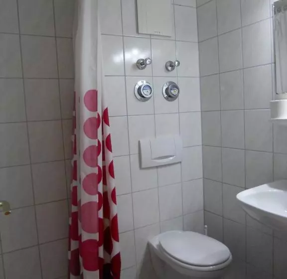 Majatalo Double Two Lodge