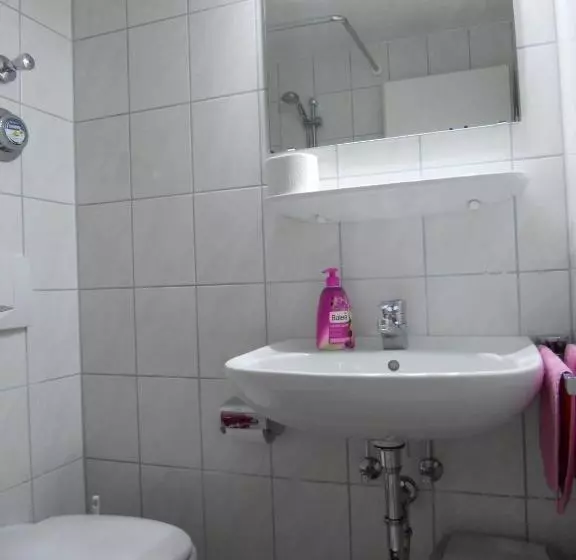 Majatalo Double Two Lodge