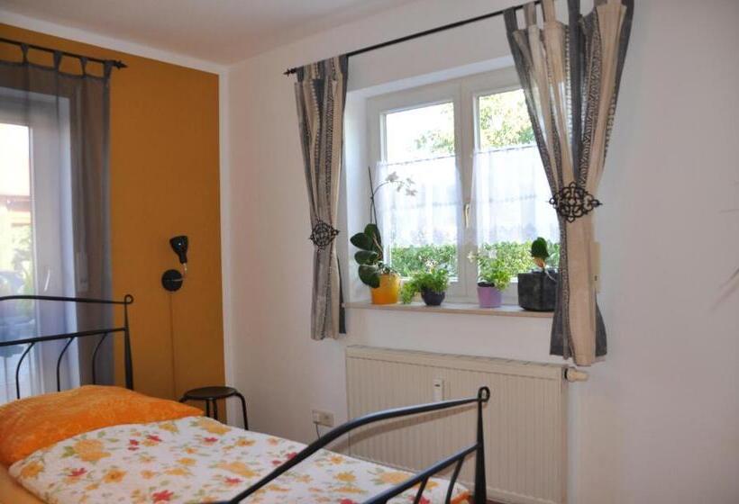 Pensão Double Two Lodge