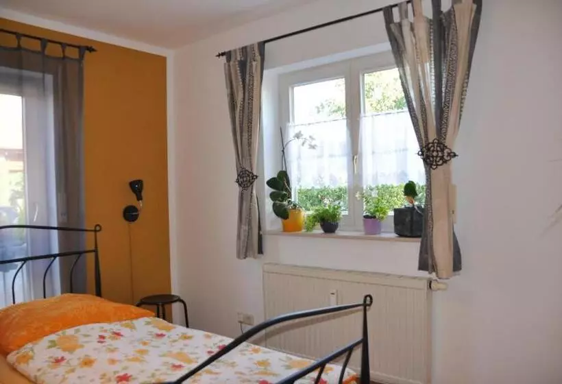 Majatalo Double Two Lodge