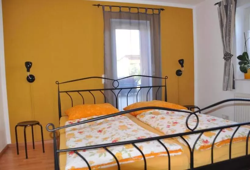 Majatalo Double Two Lodge