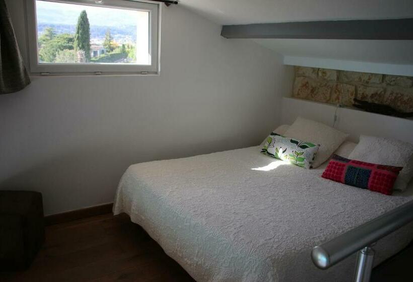 פנסיון La Sousta