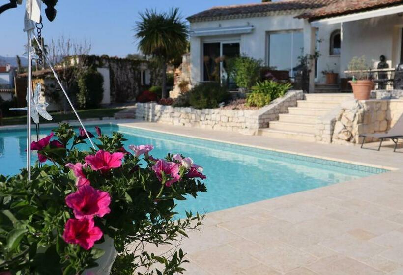 פנסיון La Sousta