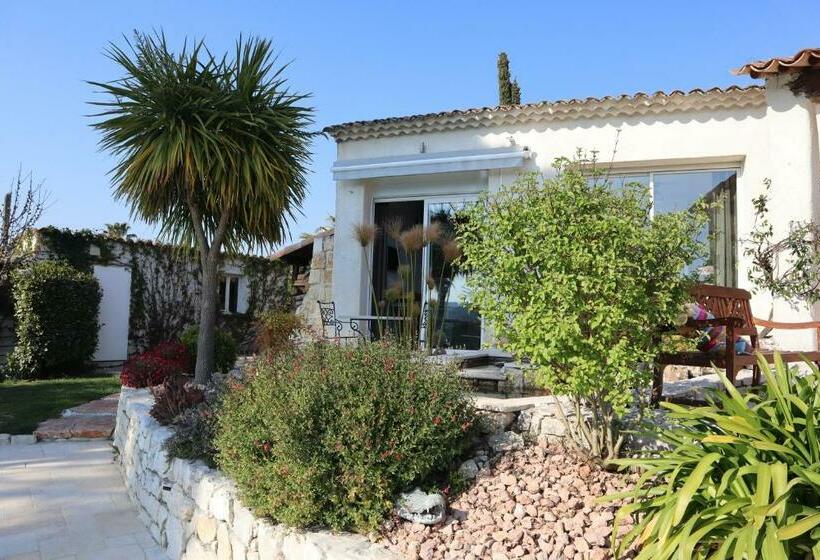 פנסיון La Sousta