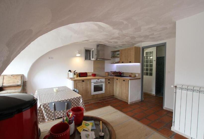 بنسيون Mas Des Clauzals