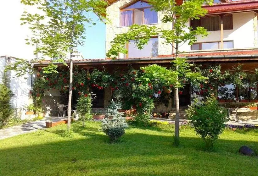 پانسیون Todorovi Guest House