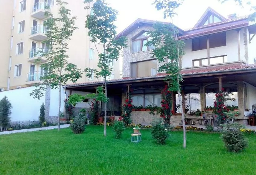 پانسیون Todorovi Guest House