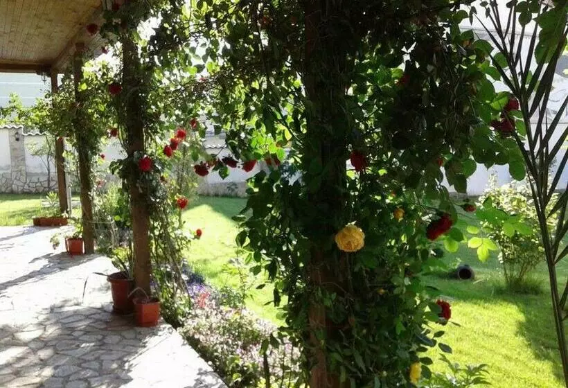پانسیون Todorovi Guest House