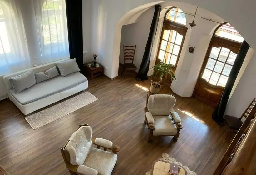 ペンション Turnul Maresalului