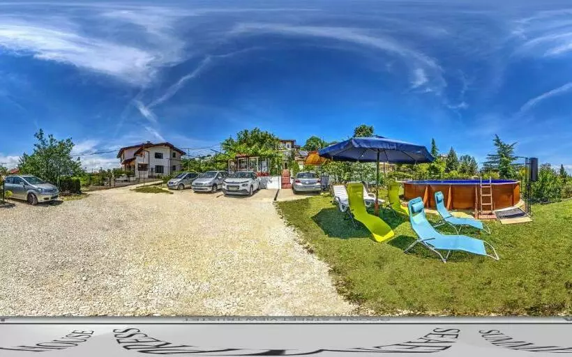 پانسیون Villa Summer House