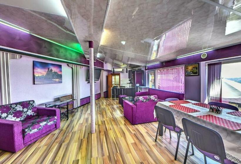 پانسیون Villa Summer House