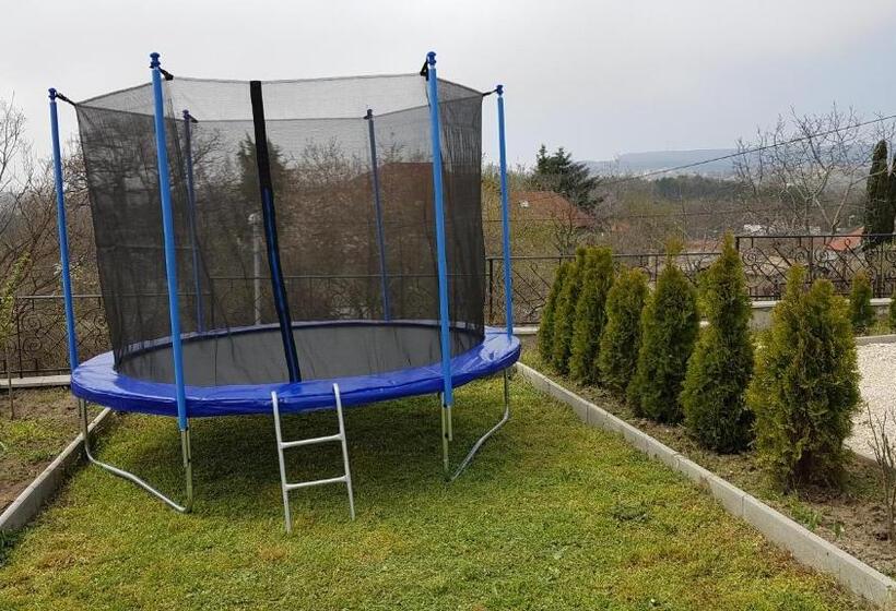 پانسیون Villa Summer House