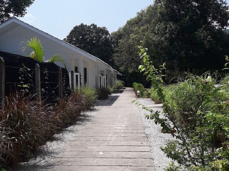 منتجع La Pari Pari