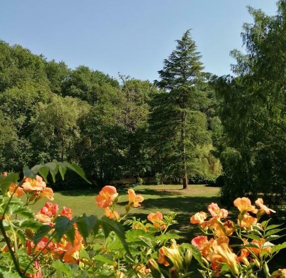 צימר Domaine De La Brugere