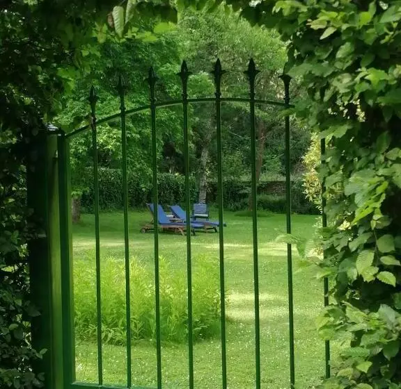 Aamiaismajoitus (B&B) Domaine De La Brugere