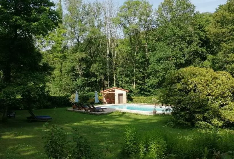 Aamiaismajoitus (B&B) Domaine De La Brugere