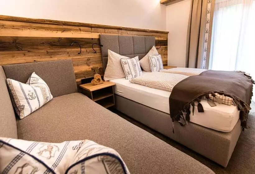 ペンション Gästehaus Fellner