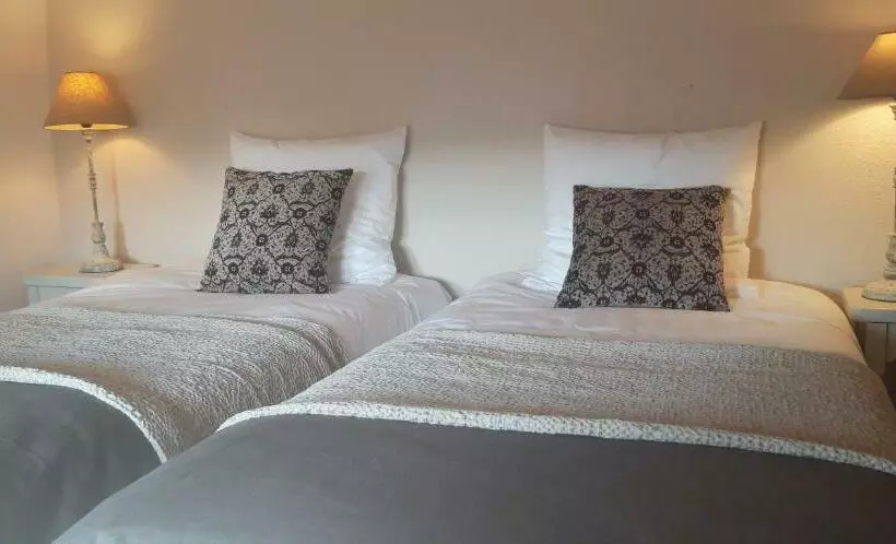 ペンション La Maison Des Autres, Piscine Chauffée, Chambres D Hôtes Proches Uzès, Nîmes, Pont Du Gard