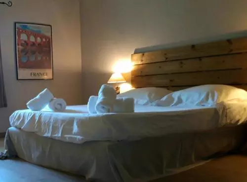 ペンション La Maison Des Autres, Piscine Chauffée, Chambres D Hôtes Proches Uzès, Nîmes, Pont Du Gard