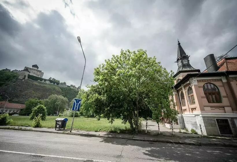 Majatalo Penzion Pri Parku