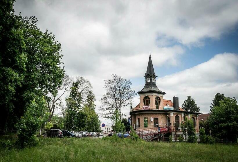 פנסיון Penzion Pri Parku