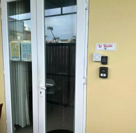 پانسیون Sacha Tourist Residence 1