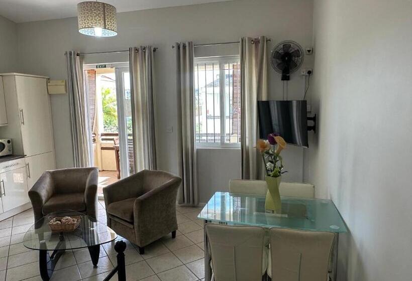 پانسیون Sacha Tourist Residence 1