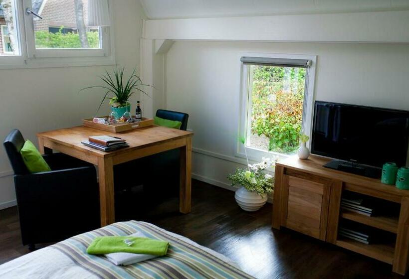 Bed and Breakfast Rheezerstee