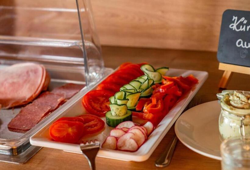 هتل Garni Hochwurzen