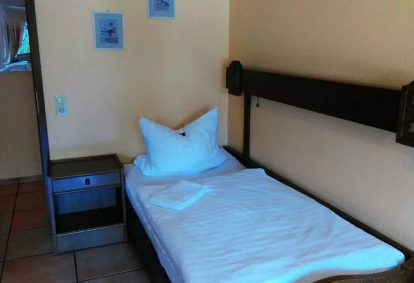 Hotelli Landhaus Im Kühlen Grunde Garni