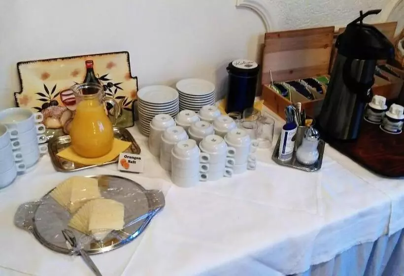 Hotelli Landhaus Im Kühlen Grunde Garni