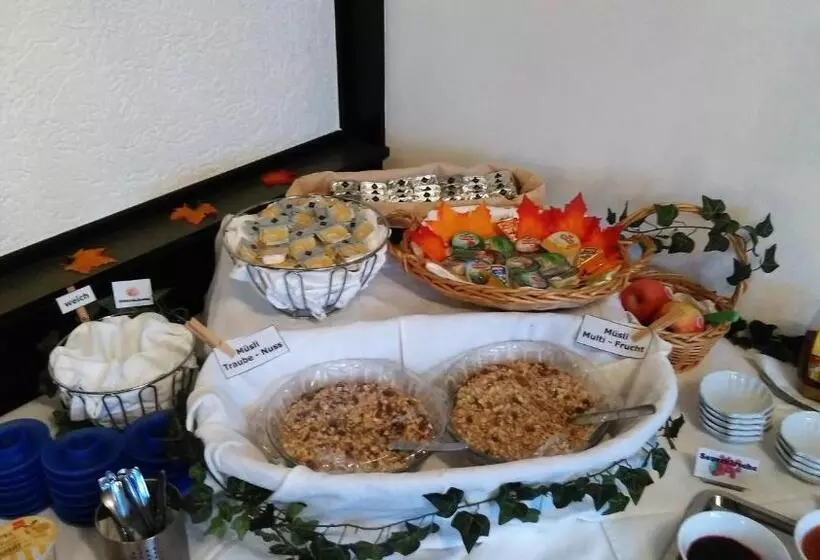 Hotelli Landhaus Im Kühlen Grunde Garni