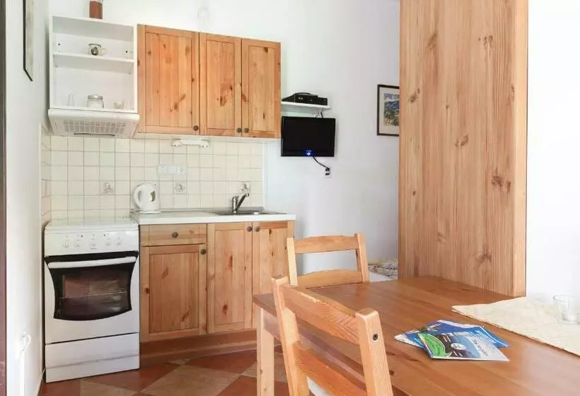 Majatalo Penzion Planiska