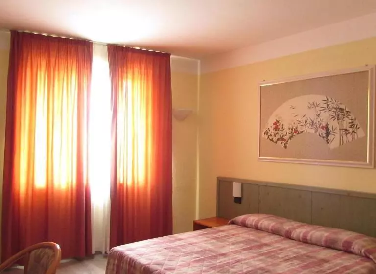 ホテル Alpi Del Mare