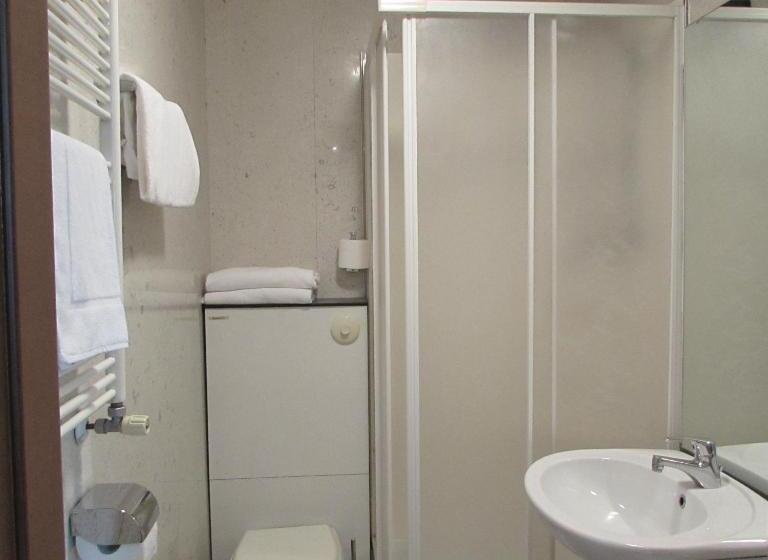 Отель Alpi Del Mare