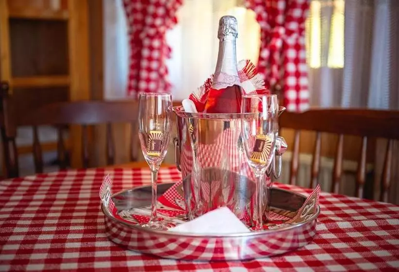 Hotelli Slovenian Traditional Guest House