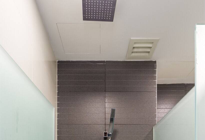 Dua Sentral Kuala Lumpur, Roam