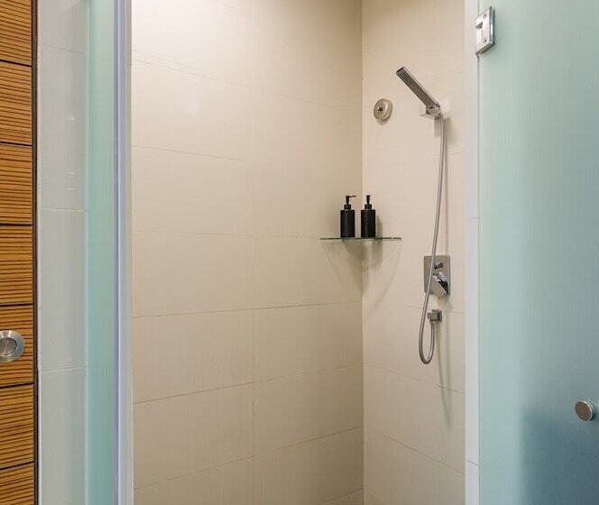 Dua Sentral Kuala Lumpur, Roam