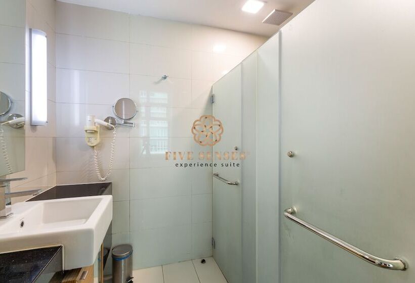 Dua Sentral Kuala Lumpur, Roam